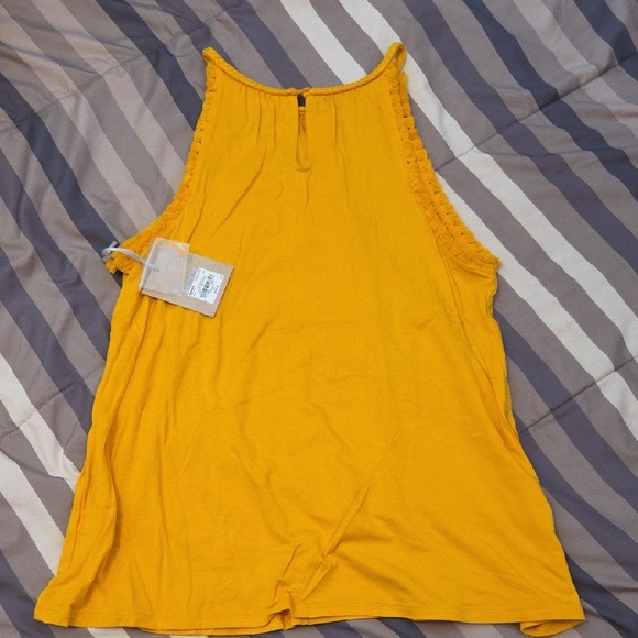NWT Womens Mustard Yellow Sleeveless Top - Picture 3 of 5